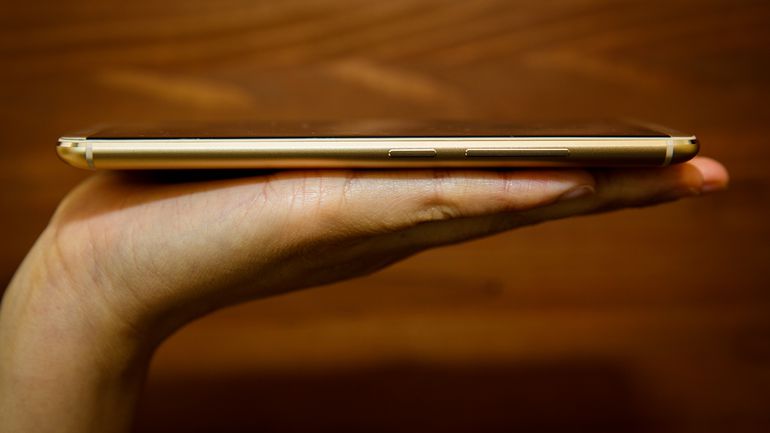 ZTE AXON 7
