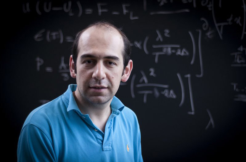 به چالش کشیدن نظریه اینشتین توسط یک ایرانی