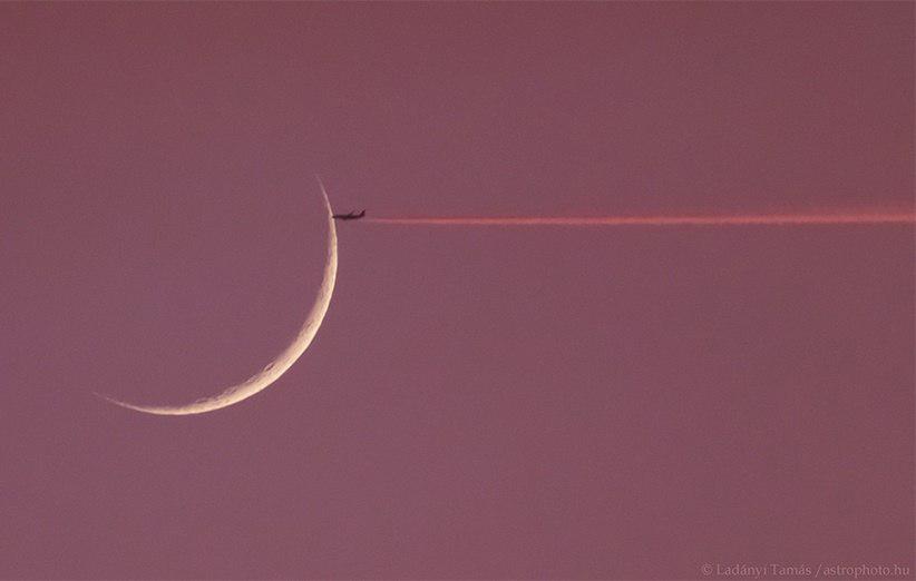 عبور هواپیما از مقابل ماه