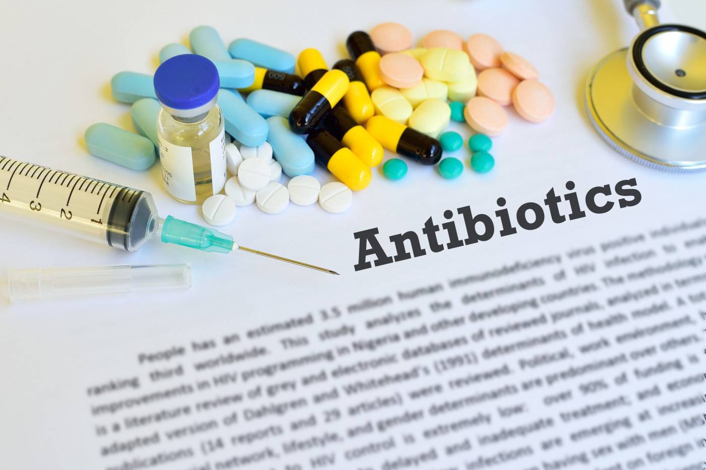 عوارض جانبی مصرف آنتی بیوتیک‌ ها