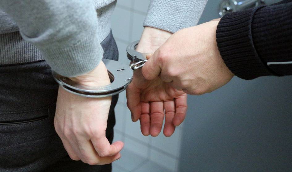 بازداشت ۳۰ نفر به جرم فروش داروی کرونا