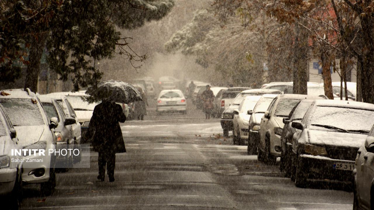 گزارش تصویری اولین روز برفی تهران در زمستان ۱۴۰۱